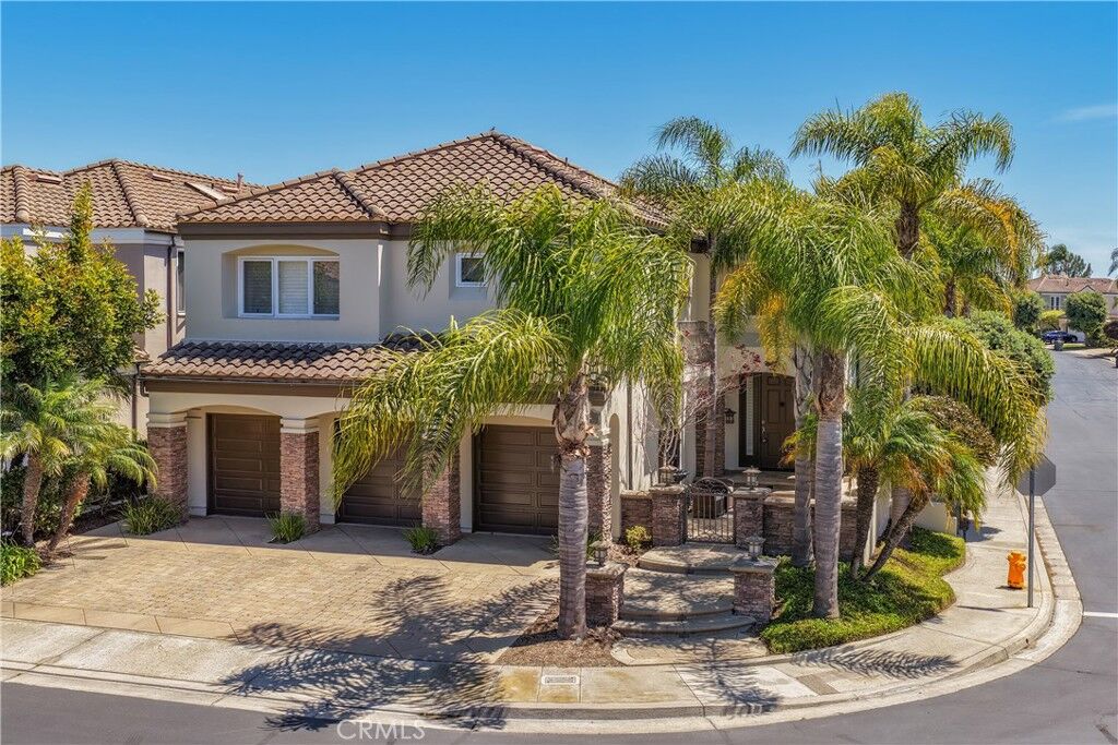 Property Photo:  19076 Stonehurst  CA 92648 