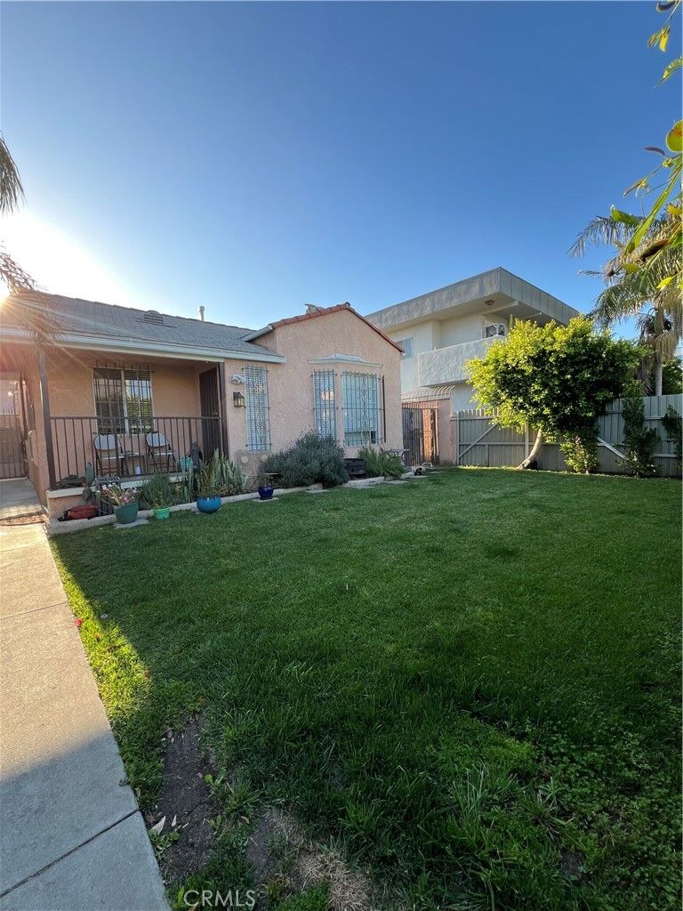 Property Photo:  1933 S Corning  CA 90034 