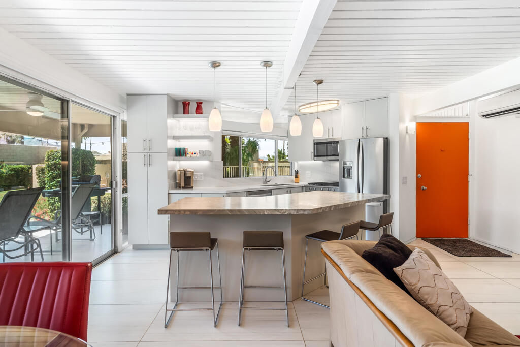 Property Photo: 112 Sandpiper Street CA 92260