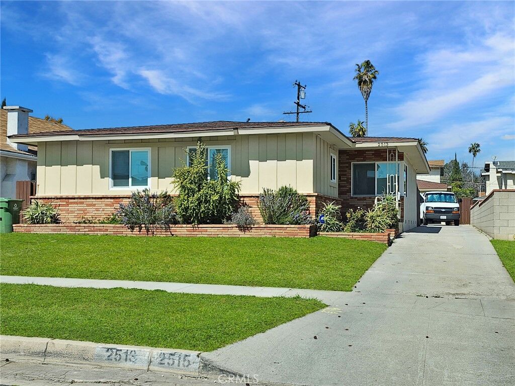 Property Photo:  2513 Birch Street  CA 91801 