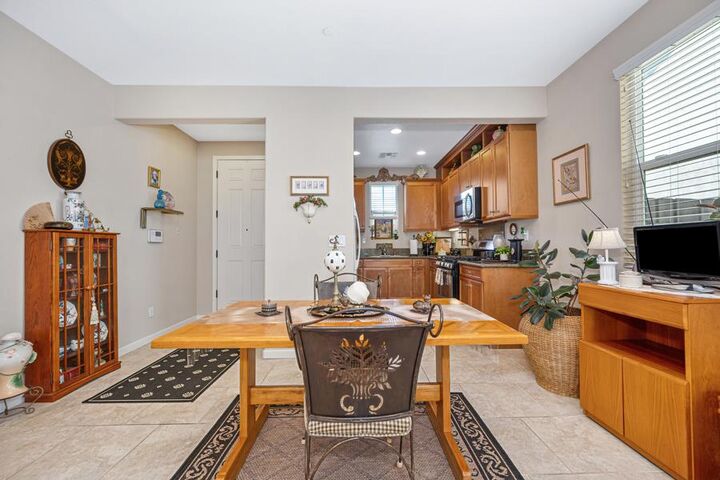 Property Photo:  7439 Chatterton Way  CA 95829 