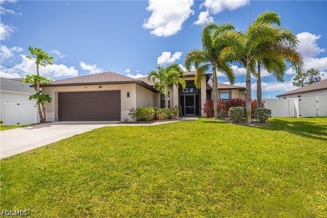 Property Photo:  910 SW 12th Terrace  FL 33991 