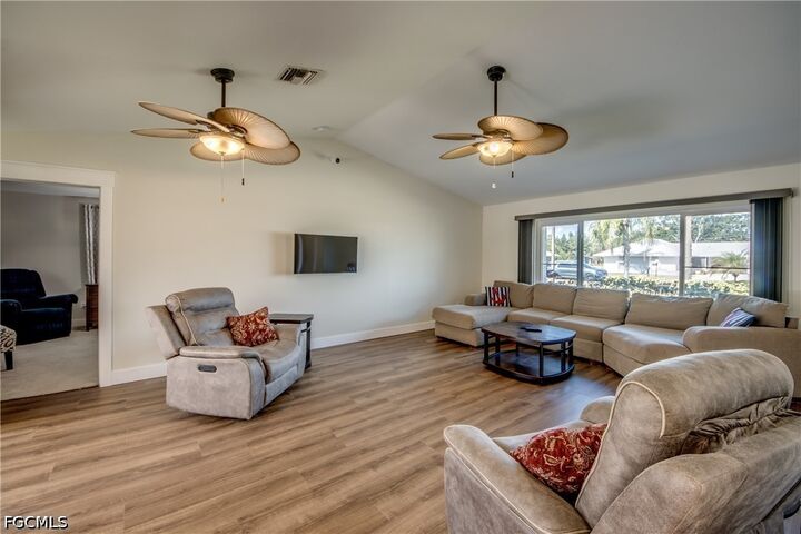 Property Photo:  308 North Avenue  FL 33936 