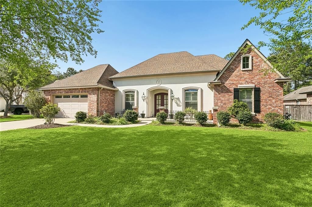 Property Photo:  751 Place Saint Etienne Drive  LA 70433 
