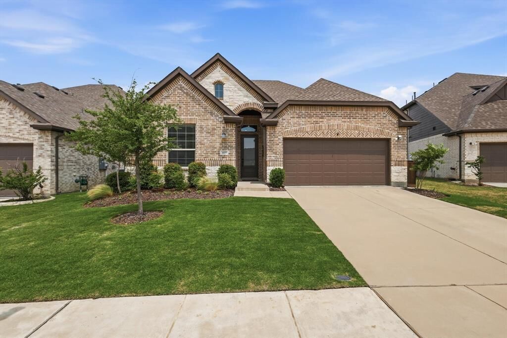 Property Photo:  405 Hummingbird Drive  TX 75009 