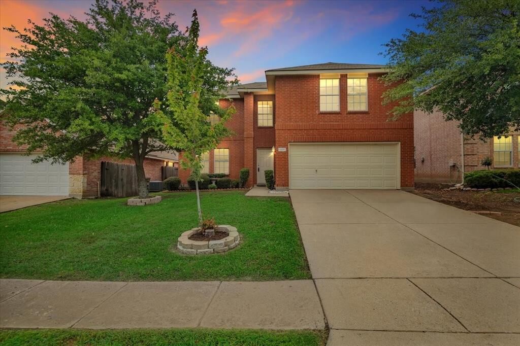 Property Photo:  1110 Caroline Drive  TX 75407 