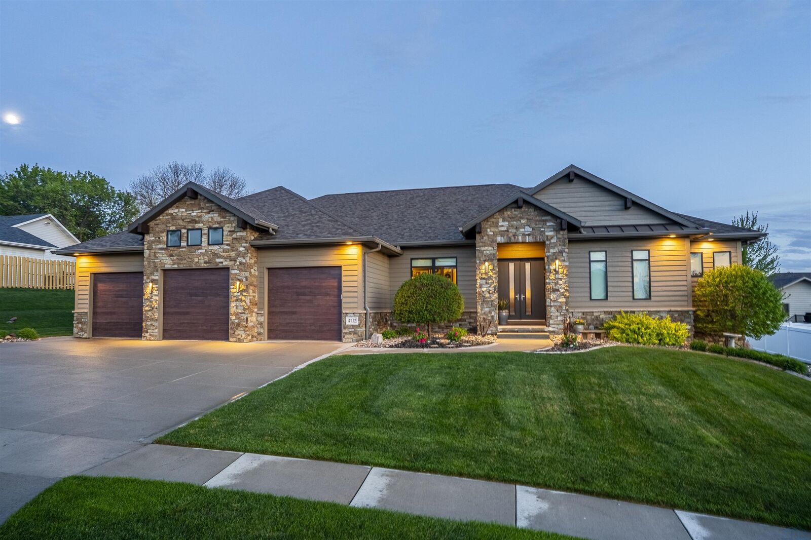Property Photo:  4712 Meadowlark Lane  IA 51106 