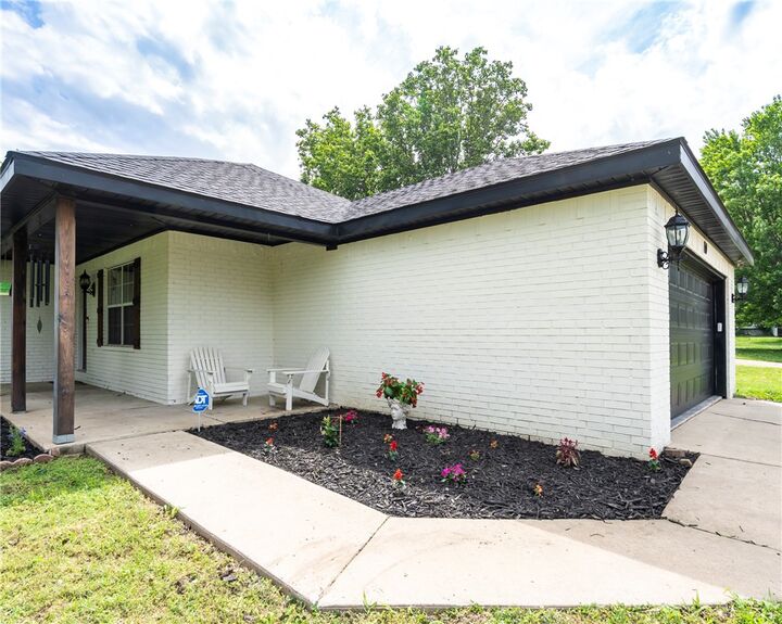 Property Photo:  110 Cypress Street  AR 72753 