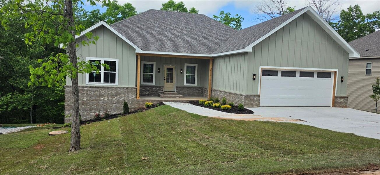 Property Photo:  40 Radcliffe Drive  AR 72714 