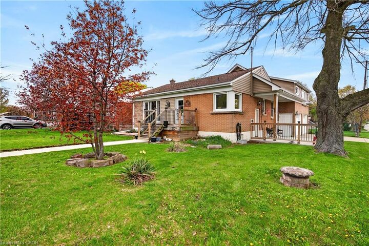 Property Photo:  380 East 37th Street  ON L8V 4B8 