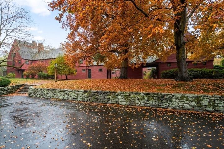 Property Photo:  76 Ober Rd 76  MA 02459 