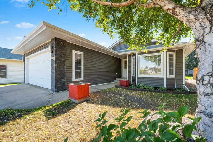 Property Photo:  5303 23 Street  AB T9V 2P9 
