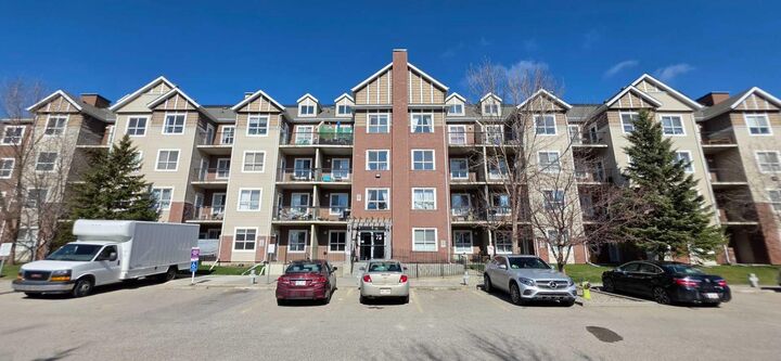 Property Photo: 73 Erin Woods Court SE 1206 AB T2B 3V2