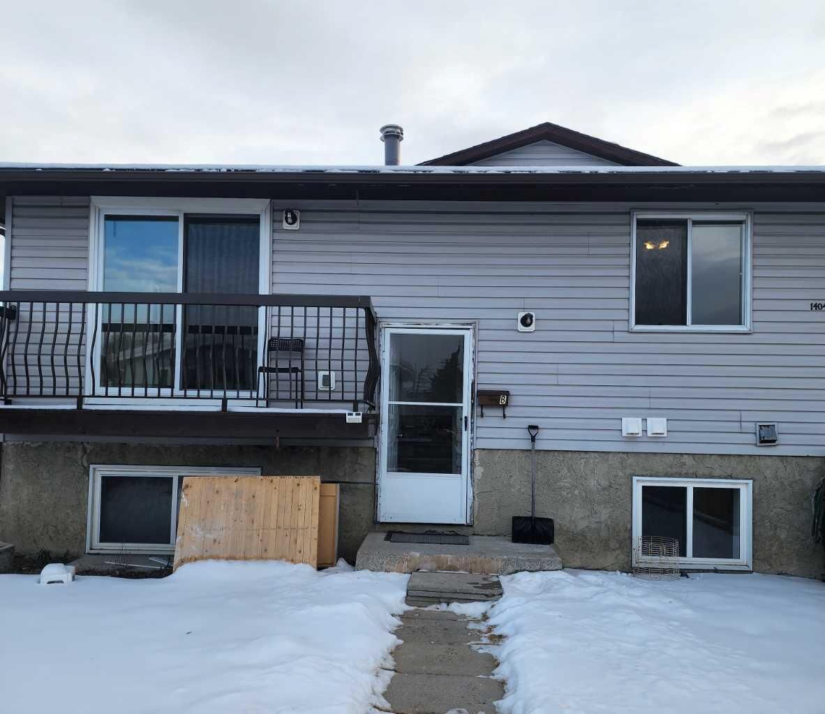 Property Photo: 1404 43 Street SE B AB T2A 5E7