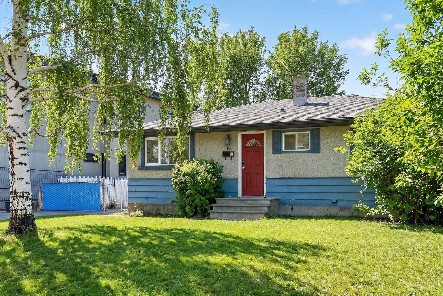 Property Photo:  16 Heston Street NW  AB T2K 2C1 