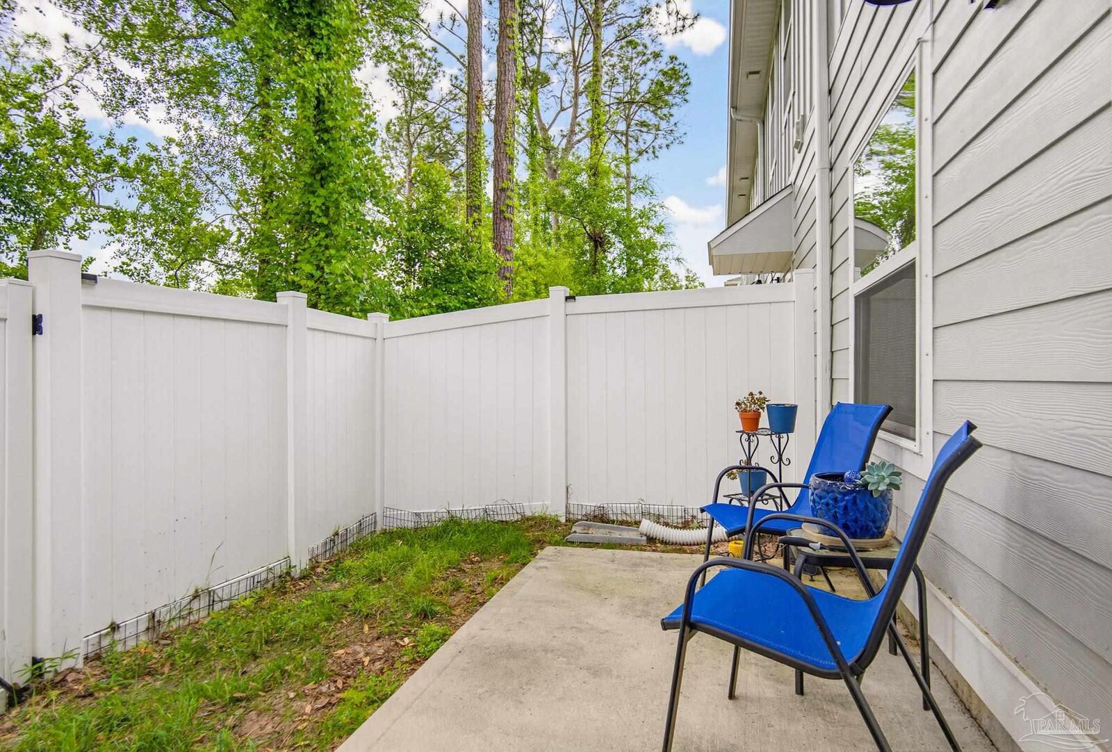 Property Photo:  8928 Brigade Trl  FL 32534 