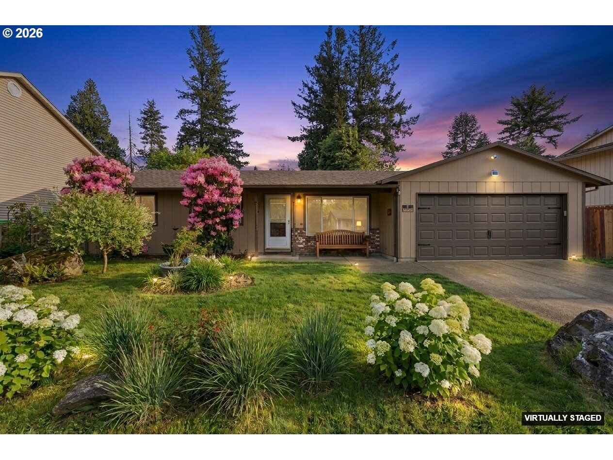 Property Photo: 892 NE 28th St OR 97030