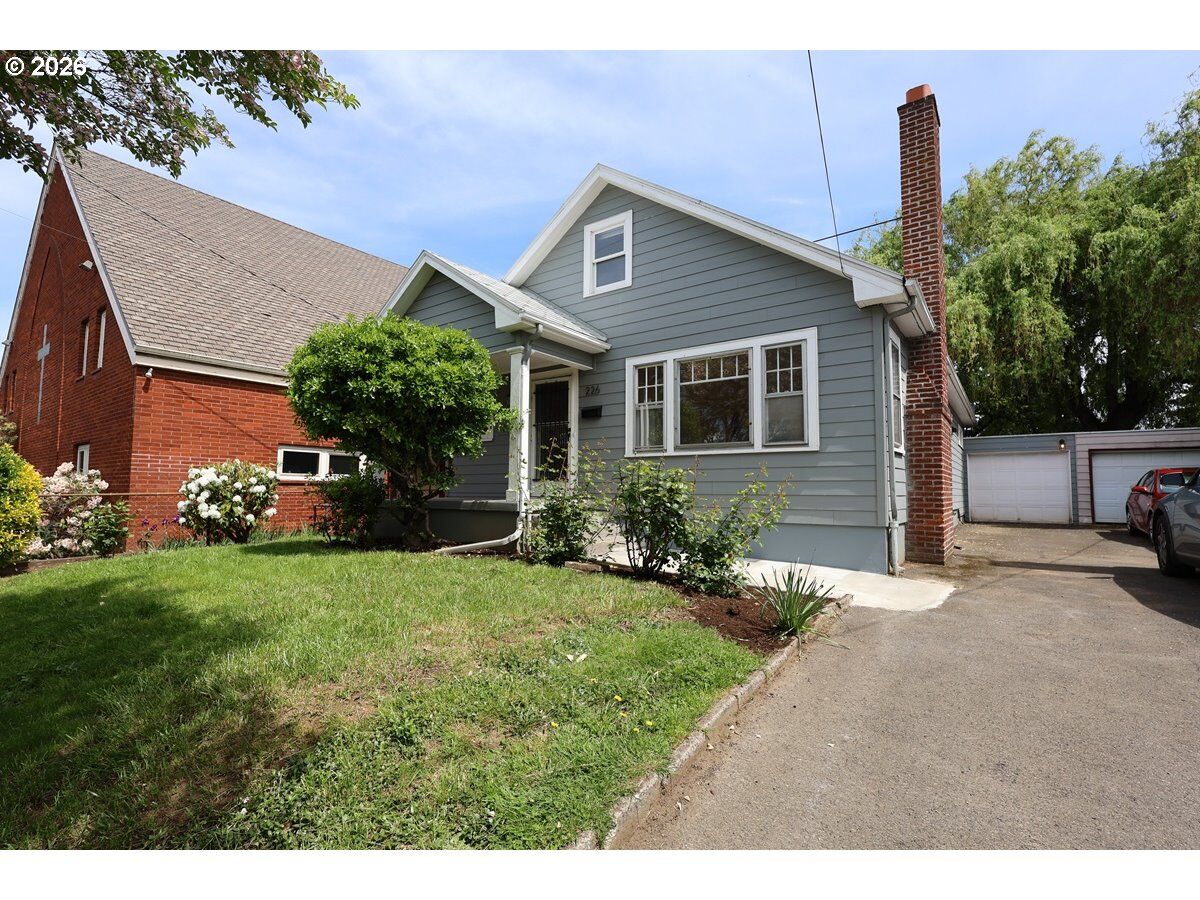 Property Photo:  226 SE 76th Ave  OR 97215 