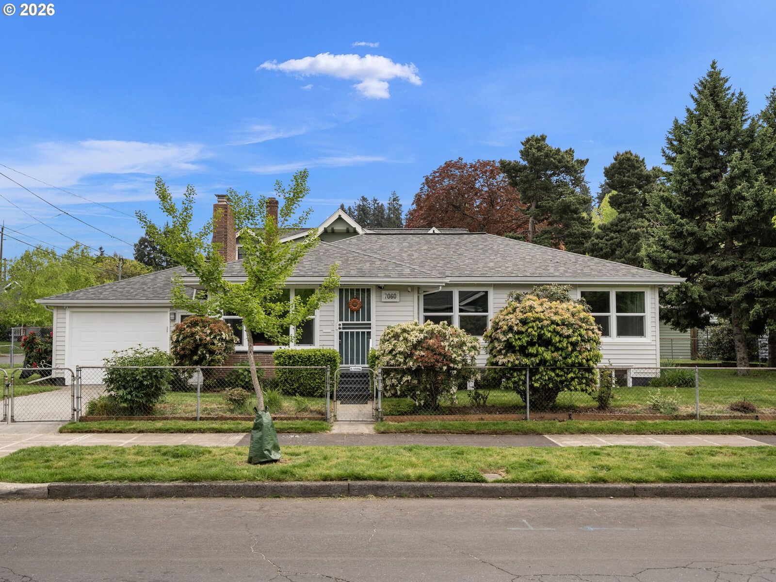 Property Photo:  7060 NE Davis St  OR 97213 