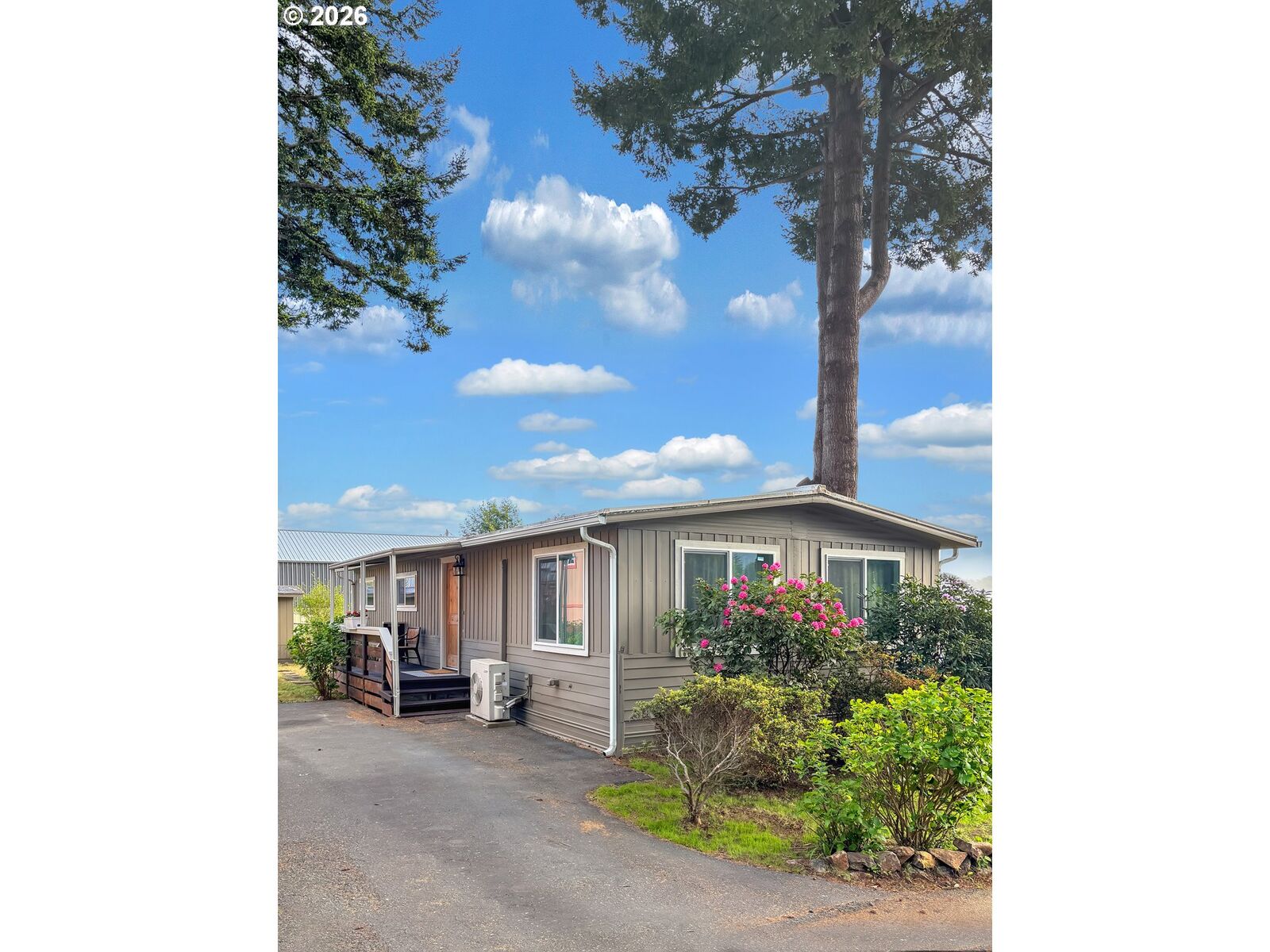 Property Photo:  16427 Vista Hills 17  OR 97415 