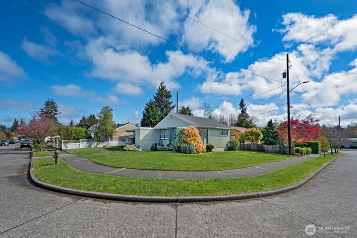 Property Photo:  9328  31st Avenue SW  WA 98126 
