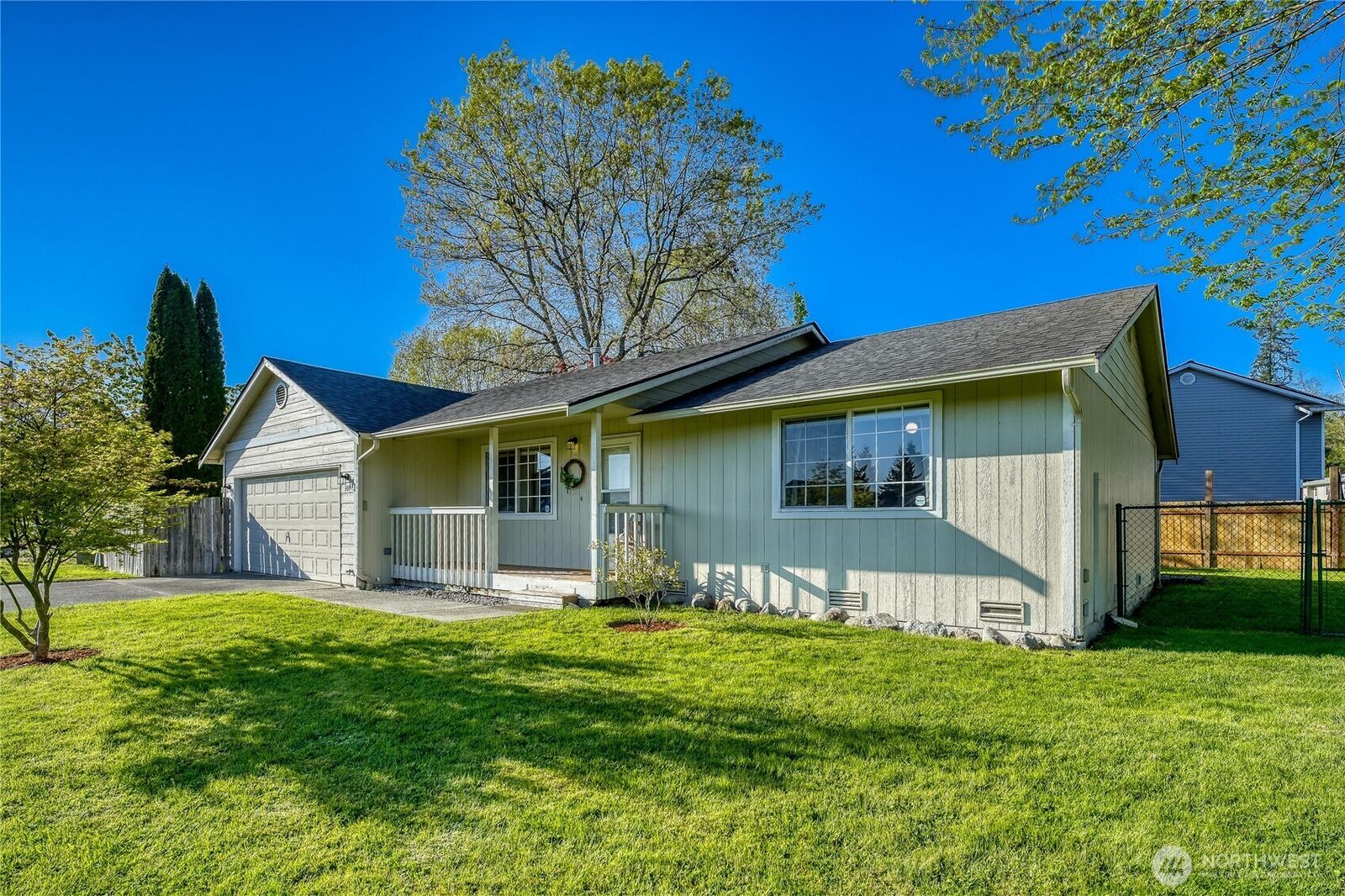 Property Photo:  401  Hemlock Court  WA 98294 