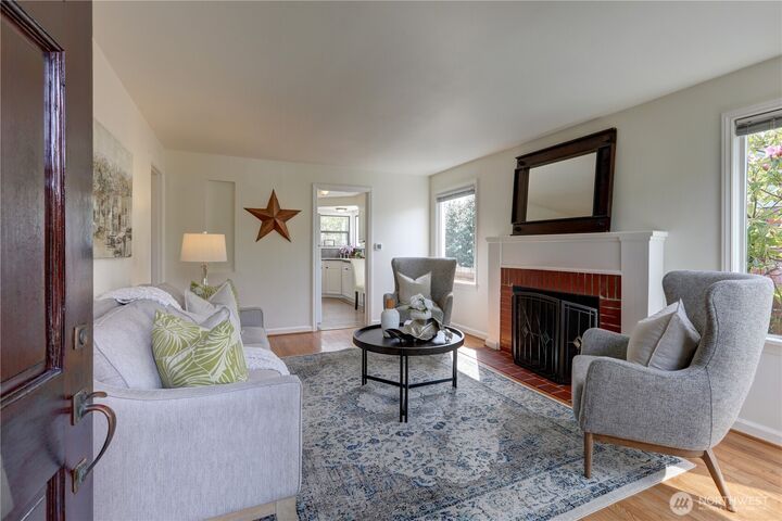 Property Photo:  7504  27th Avenue NW  WA 98117 