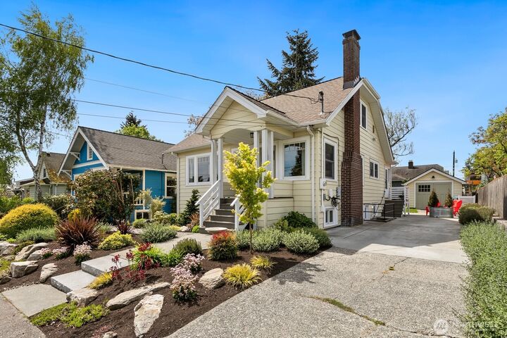 Property Photo:  6531  27th Avenue NW  WA 98117 