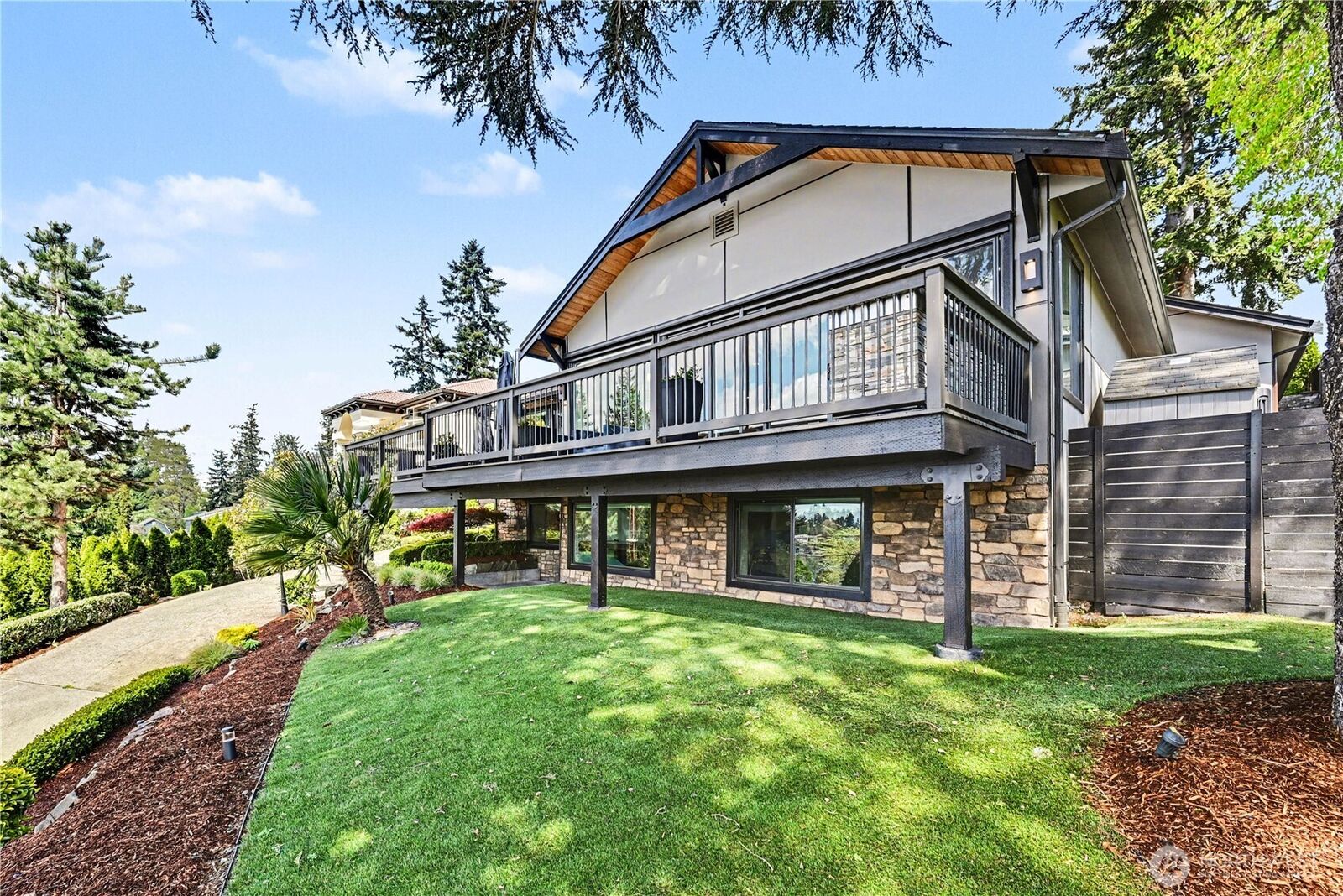 Property Photo:  9544  Lake Washington Boulevard NE  WA 98004 