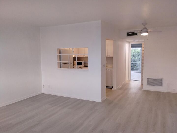 Property Photo:  2880 Lake Osborne Drive 209  FL 33461 