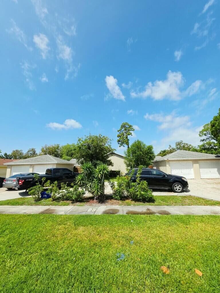 Property Photo:  1157 Hyacinth Place  FL 33414 
