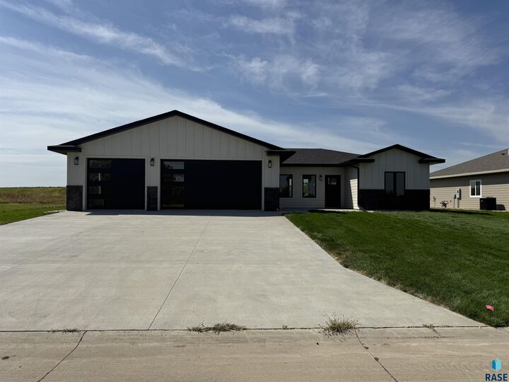 Property Photo:  603 Mill Pond Rd  IA 51246 