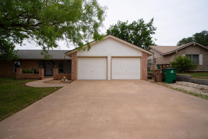 Property Photo:  3121 Edgewood Drive  TX 76903 