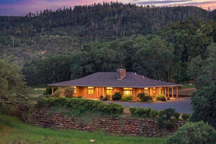 Property Photo:  17205 Black Oak Hill Drive  CA 95461 