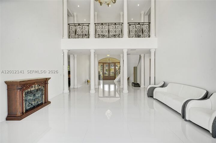 Property Photo:  12401 SW 45th St  FL 33175 