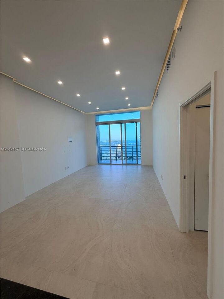 Property Photo:  335 S Biscayne Blvd Uph-01  FL 33131 