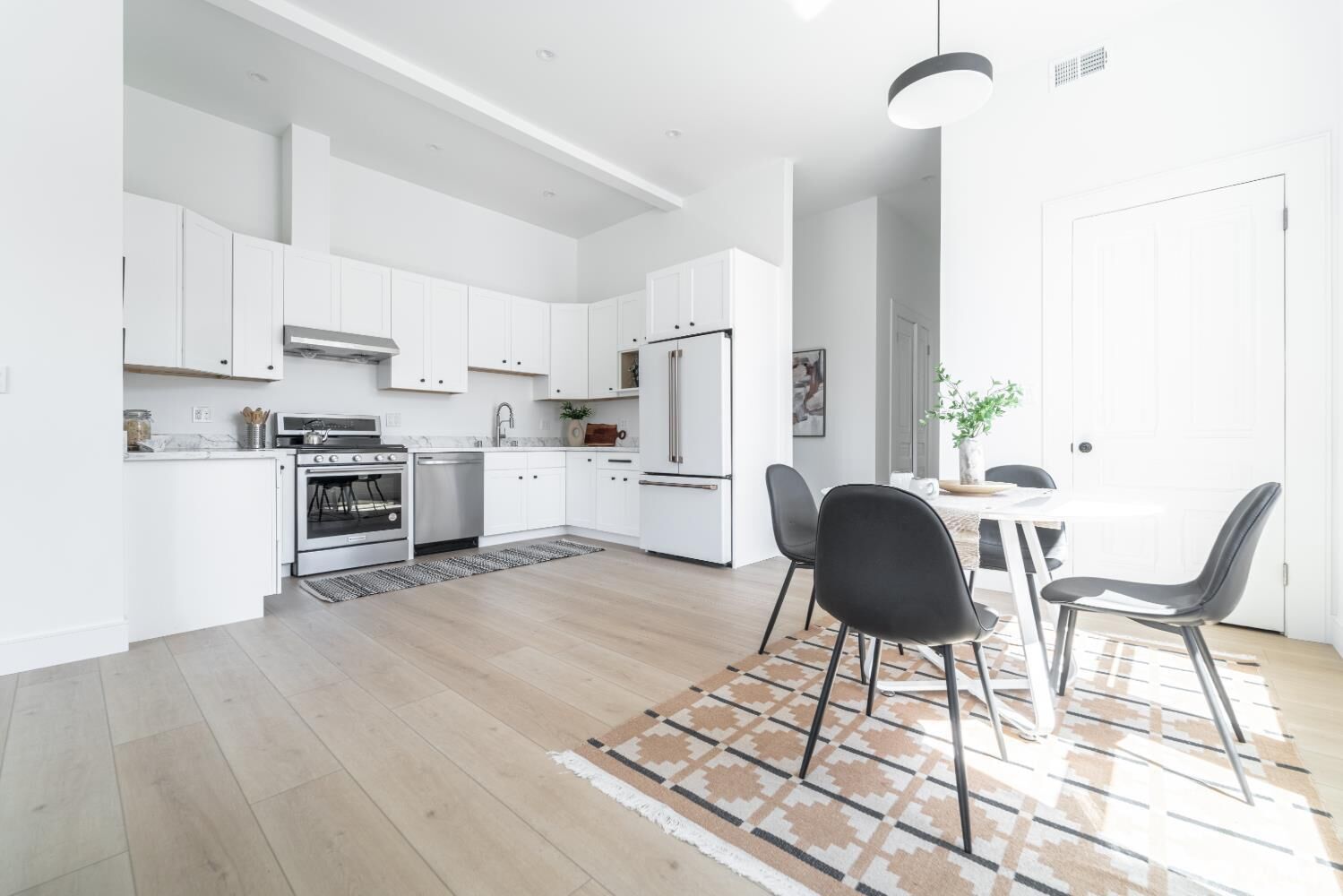Property Photo:  1552 Palou Avenue  CA 94124 