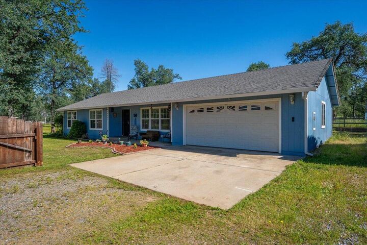 Property Photo:  16651 Dorvel Lane  CA 96007 
