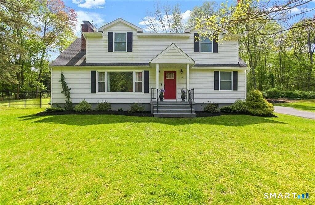 Property Photo:  8 Ferndale Drive  CT 06612 