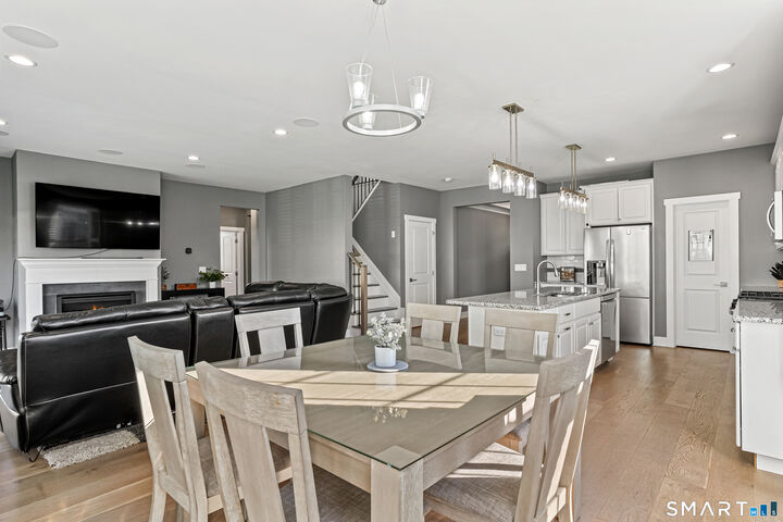 Property Photo:  19 Enclave Circle 19  CT 06470 