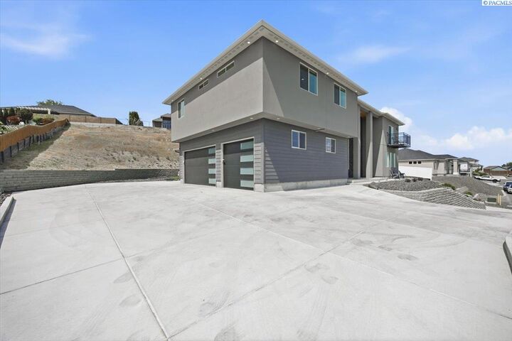 Property Photo:  4210 Orville Lp  WA 99301 