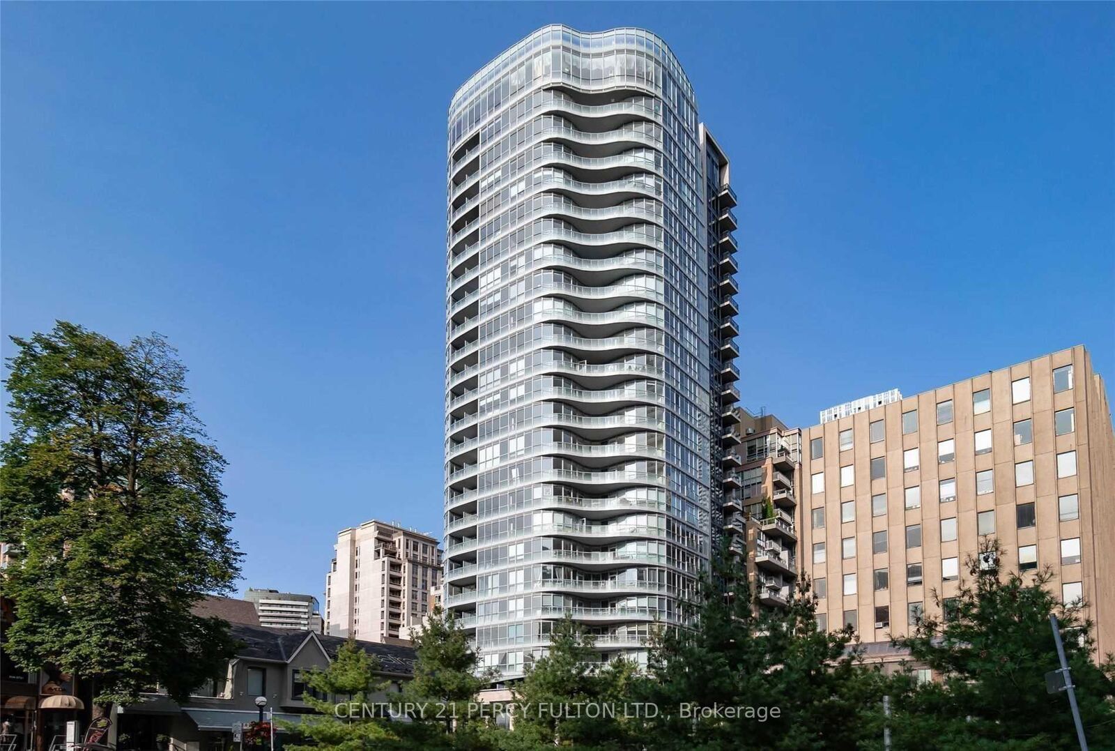 Property Photo: 88 Cumberland Street 2207 ON M5R 1A3
