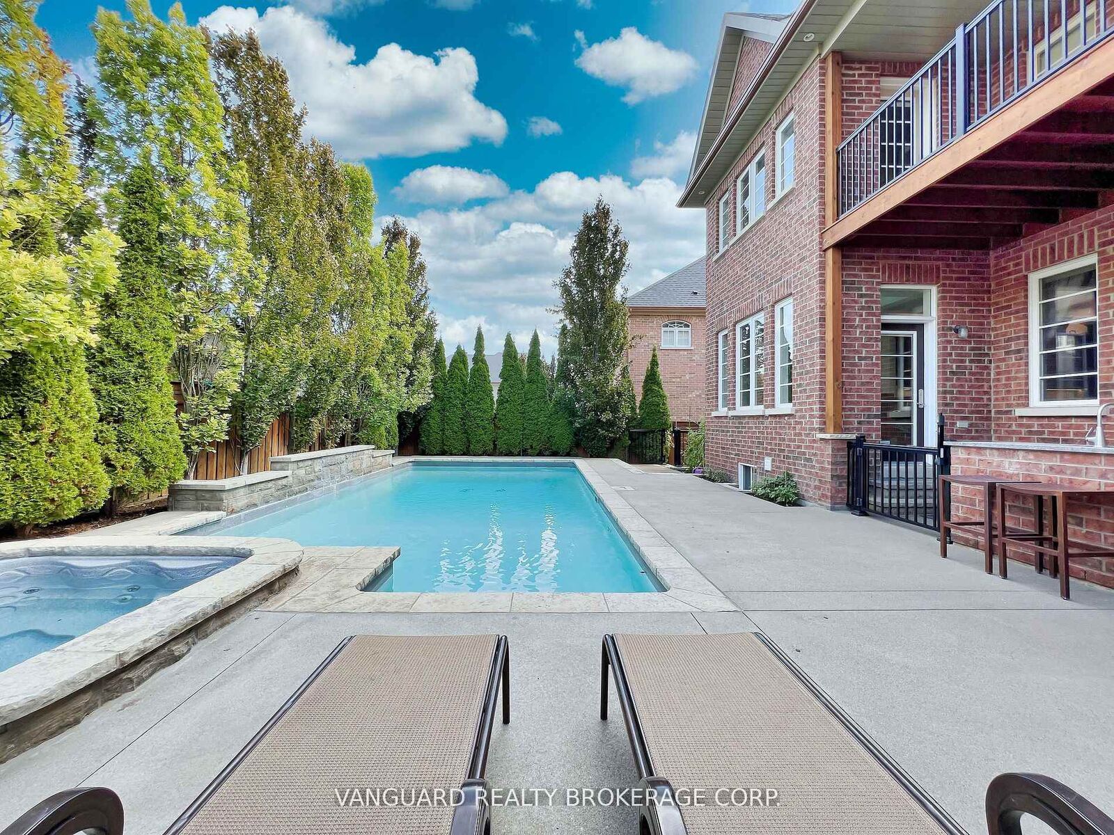 Property Photo: 7 Cape George Trail ON L7B 0A2