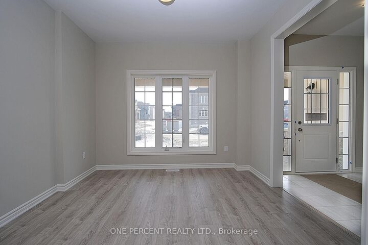 Property Photo: 262 Springfield Crescent ON L0M 1S0