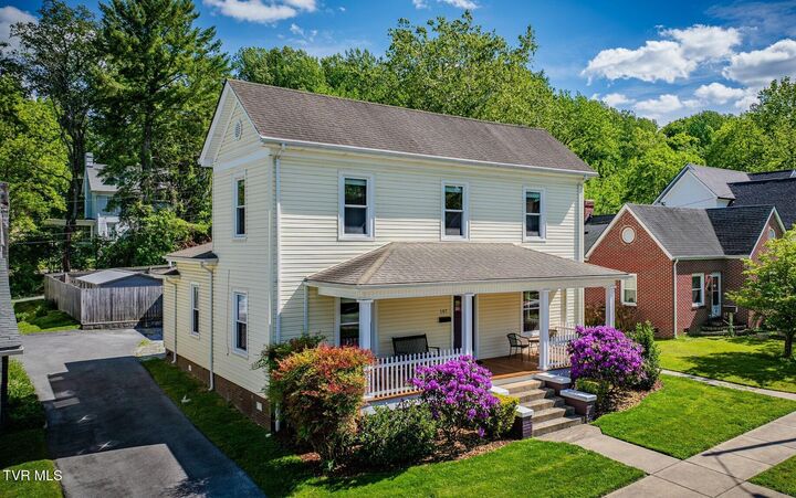 Property Photo:  107 West Chestnut Street  TN 37604 