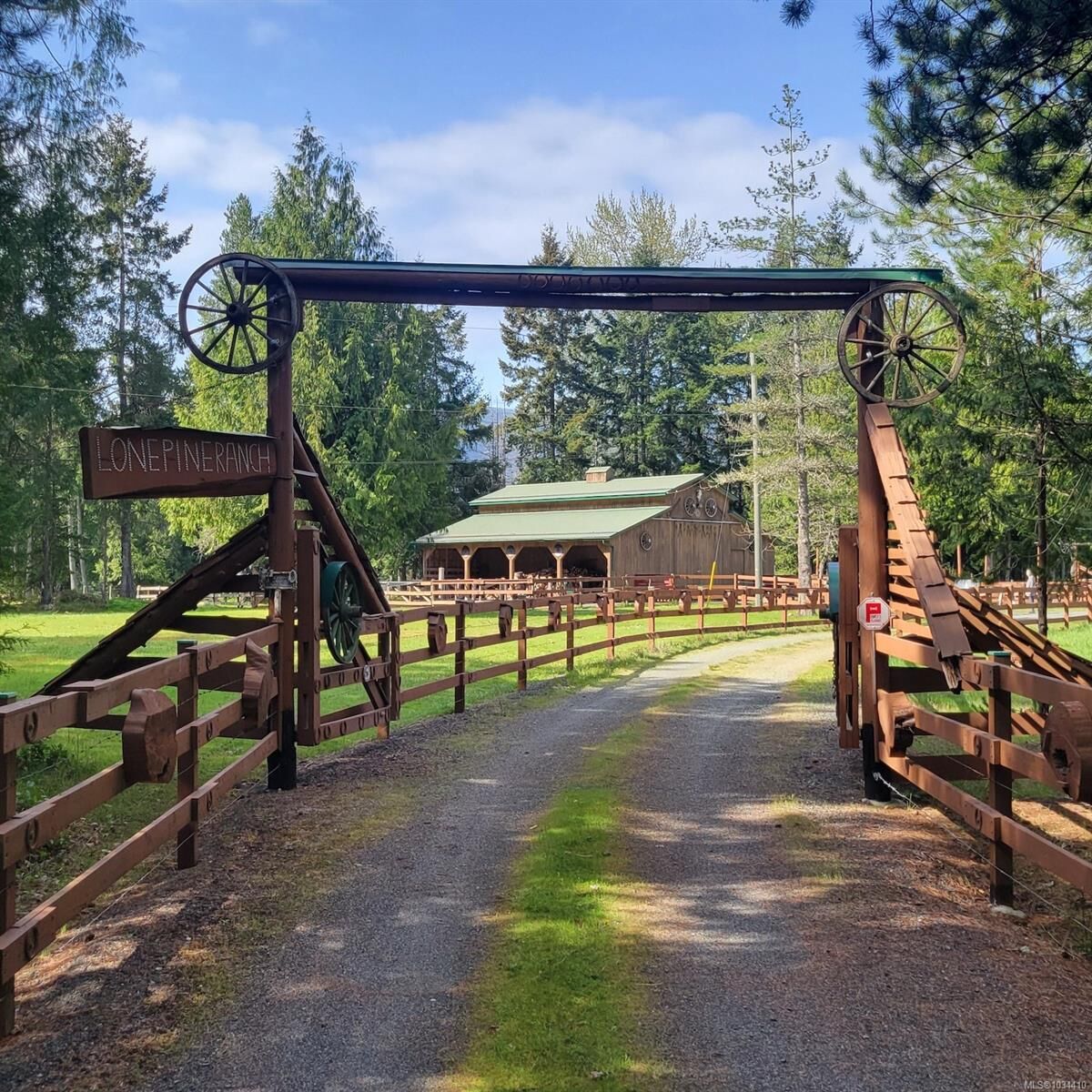 Property Photo: 1711 Fisher Rd BC V0R 1V0