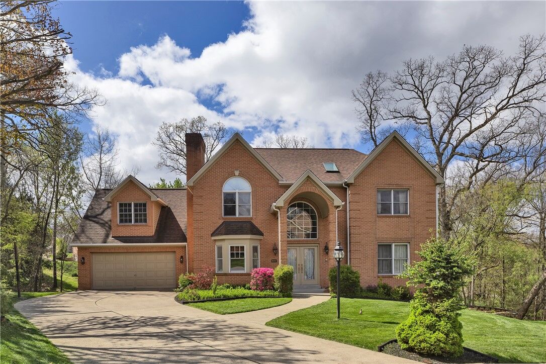 Property Photo:  9007 Hampshire Ct  PA 15237 