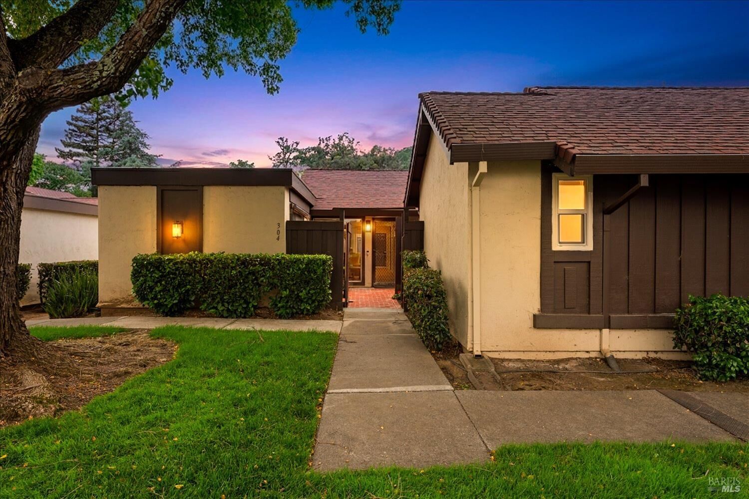 Property Photo:  304 Acorn Court  CA 95688 