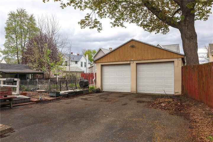 Property Photo:  719 Seneca Place  NY 14904 