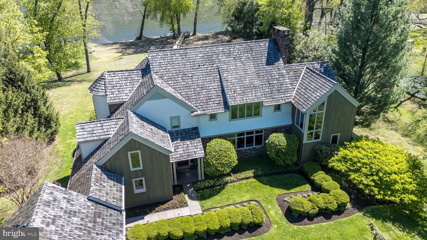 Property Photo:  38 Bridge One Lane  PA 18950 